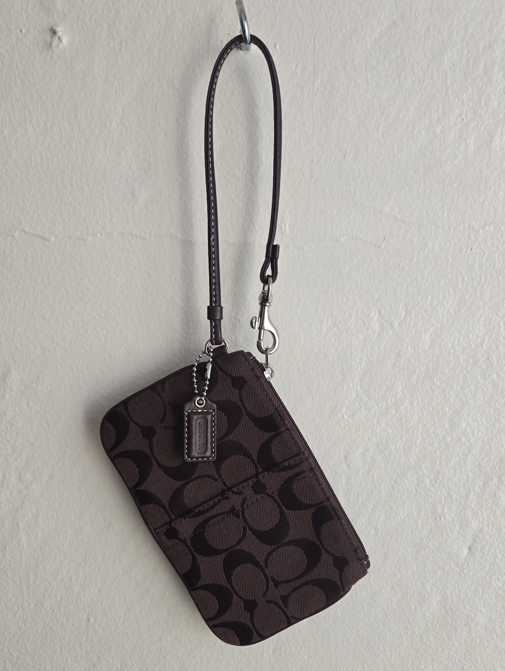 ​🤎 Classic Coach Signature Jacquard Small Wristlet 🤎